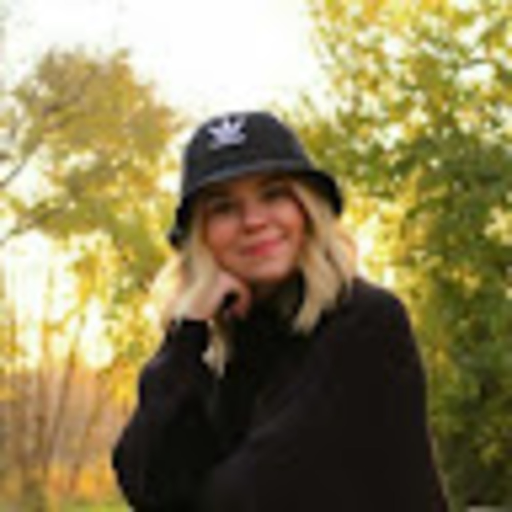 Meet your Posher, Maddie